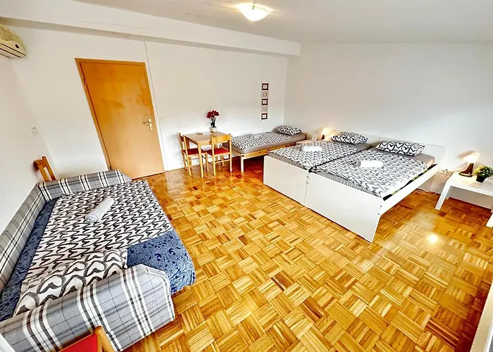 Center Station Πανσιόν *